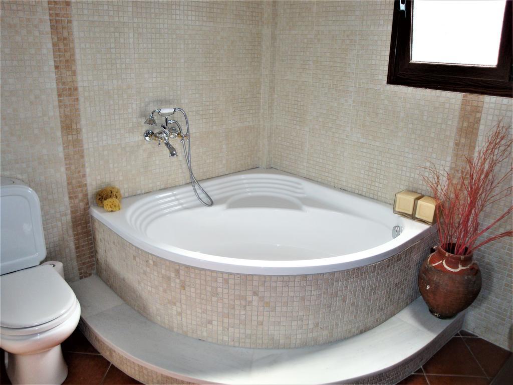 Waterfront Mediterranean Villa Skroponeria Екстериор снимка