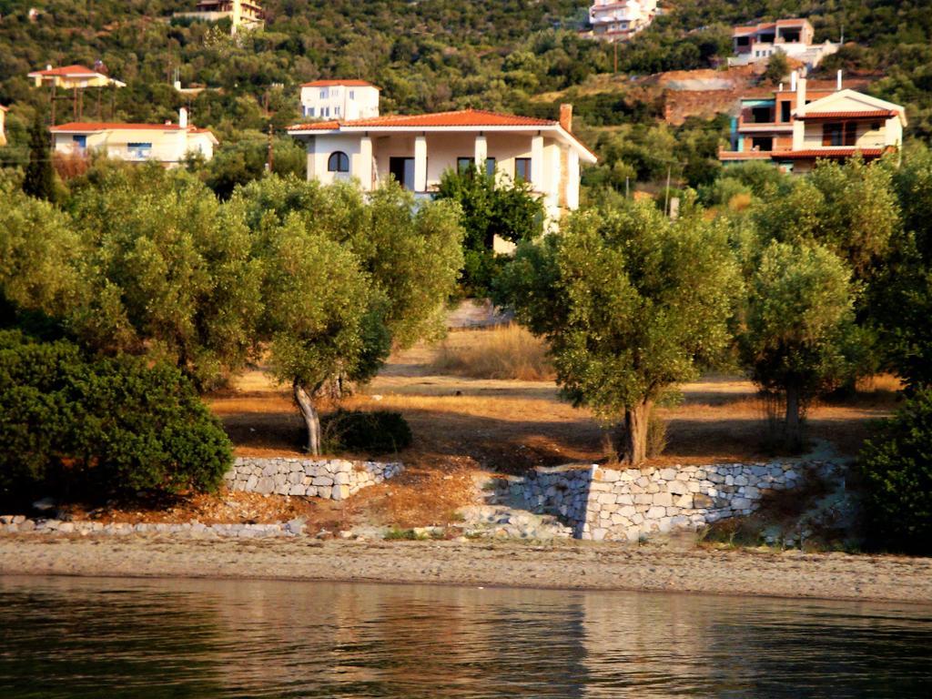 Waterfront Mediterranean Villa Skroponeria Екстериор снимка