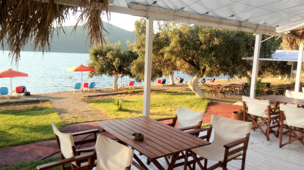Waterfront Mediterranean Villa Skroponeria Стая снимка