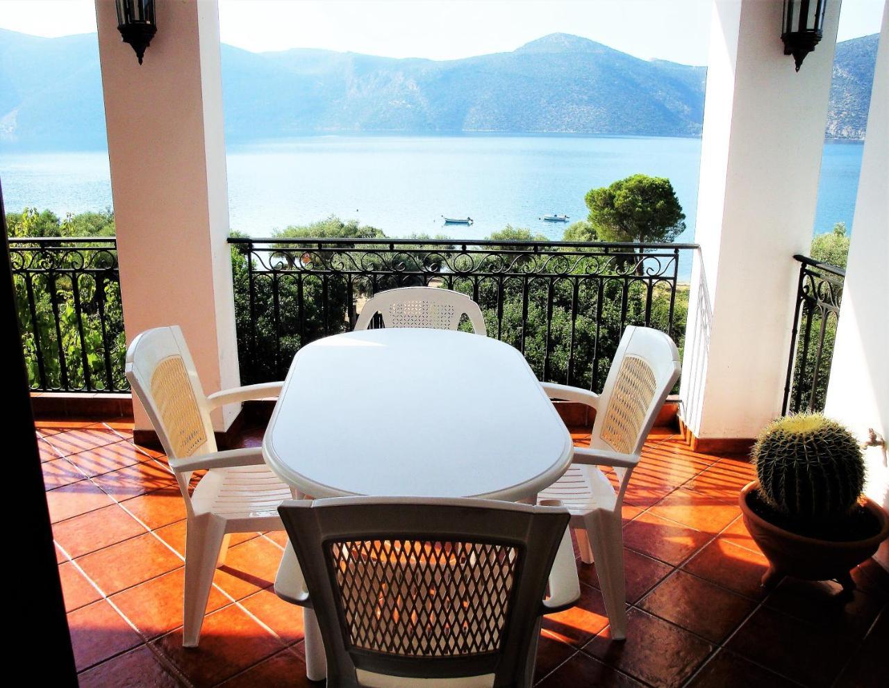 Waterfront Mediterranean Villa Skroponeria Екстериор снимка